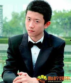 张一山的最新爆料视频,娱乐圈幕后真相大曝光!